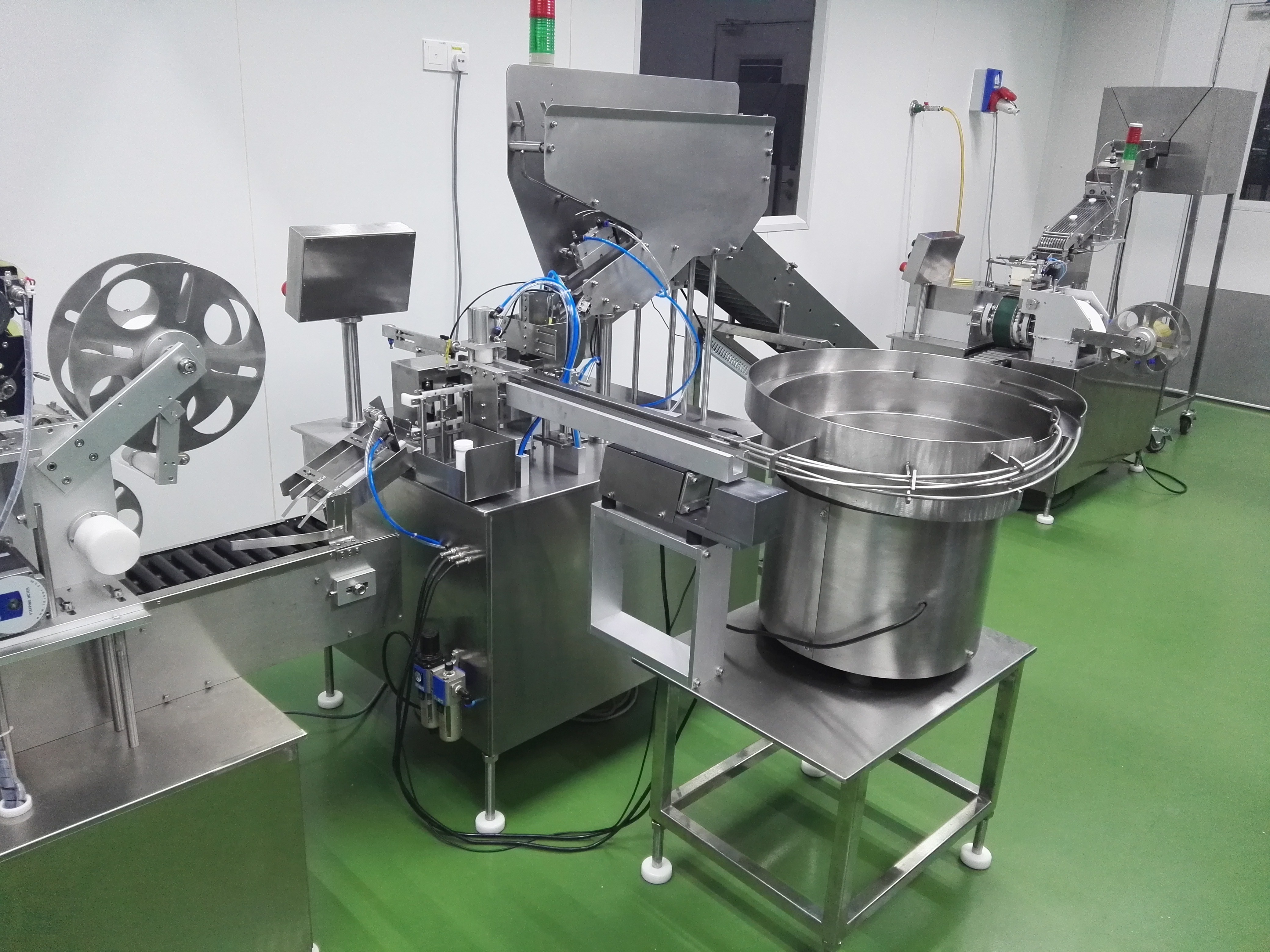 line for packaging effervescent soluble tablets