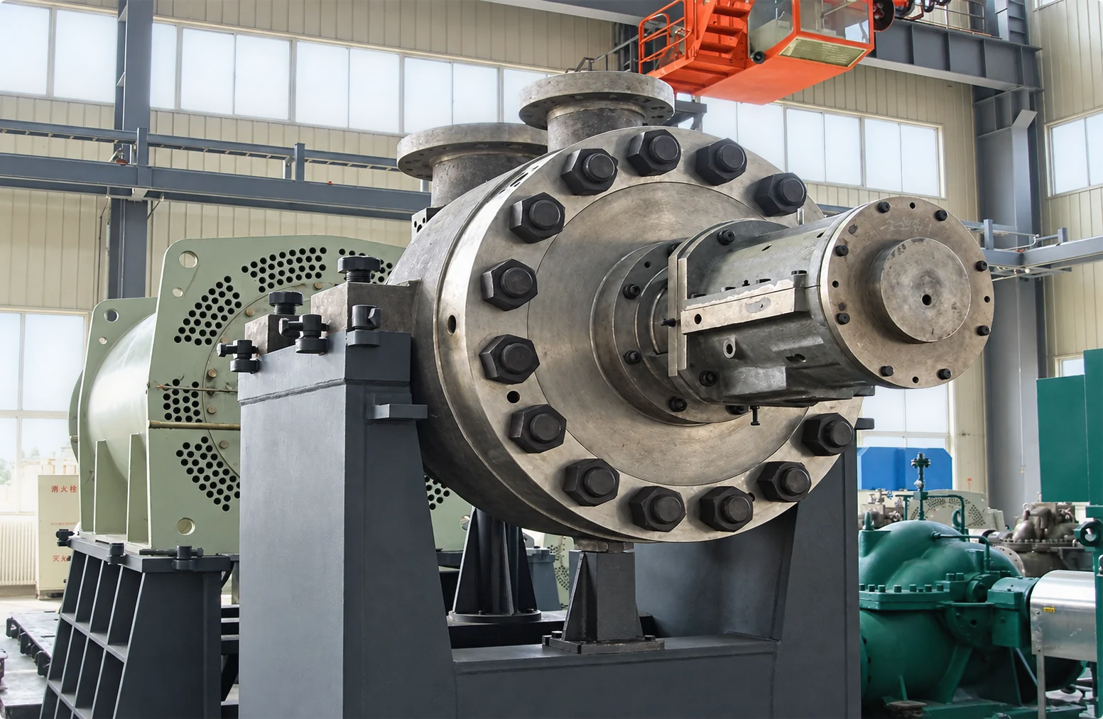 Close view of a barrel pump end cover and shaft.