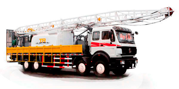 Flush-by rig for mobile well servicing